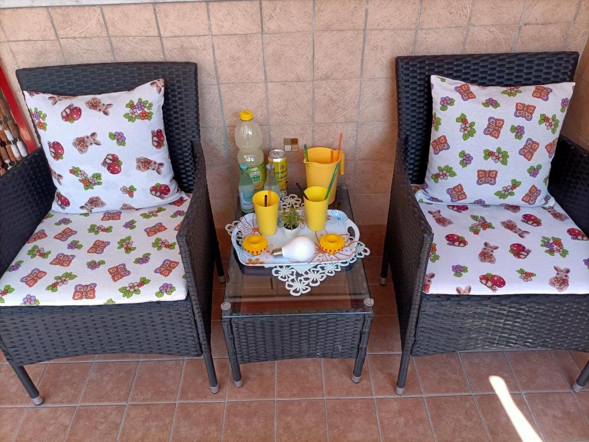Casa Esemes Lägenhet Giarre Exteriör bild